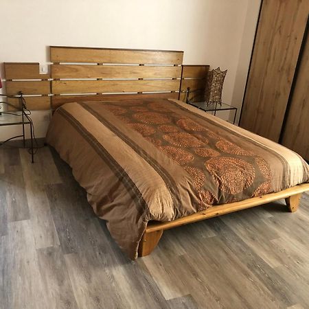 Chambre Familiale Chez L Habitant Loriol-sur-Drome Exterior foto